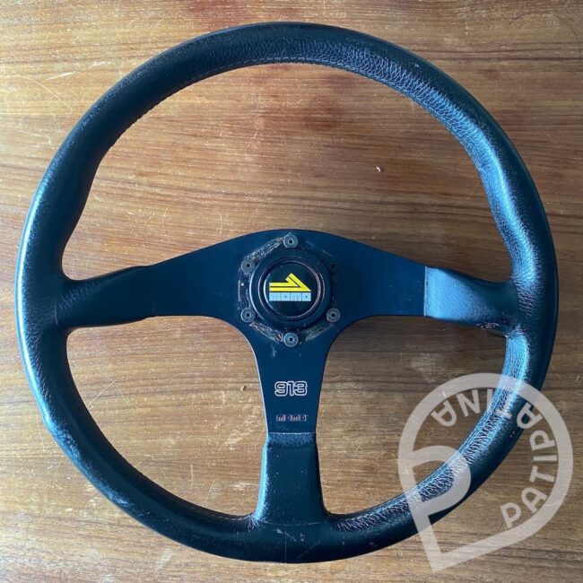 Momo Impul 913 Nissan GT-R Skyline R32 R33 steering wheel JDM