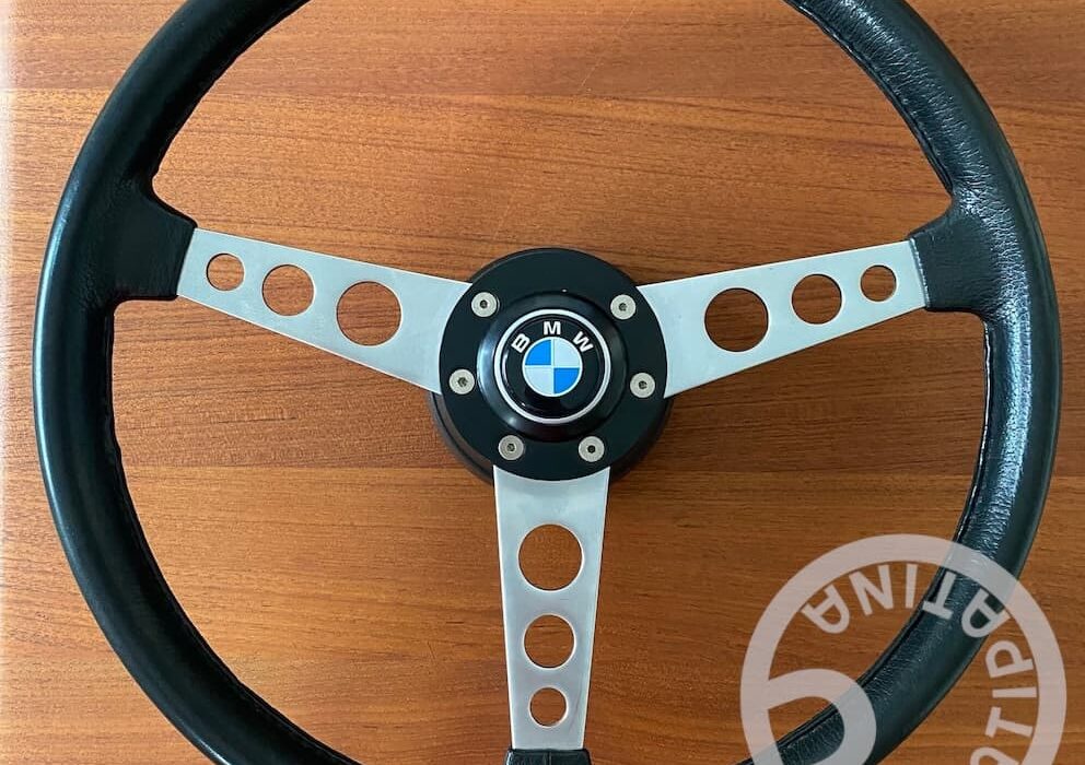 Petri BMW E9 steering wheel in superb condition